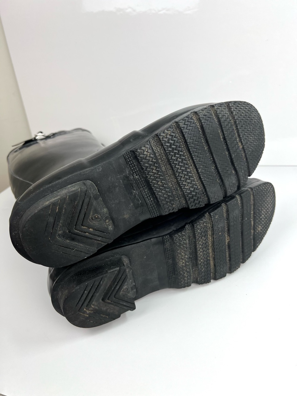 Hunter Black Tall Gloss Rain Boots - Picture 8 of 13